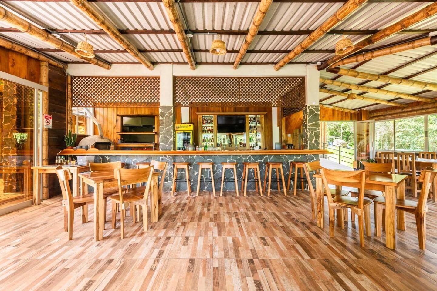 Hotel Rivel - Restaurant & Nature Retreat Турріальба Екстер'єр фото