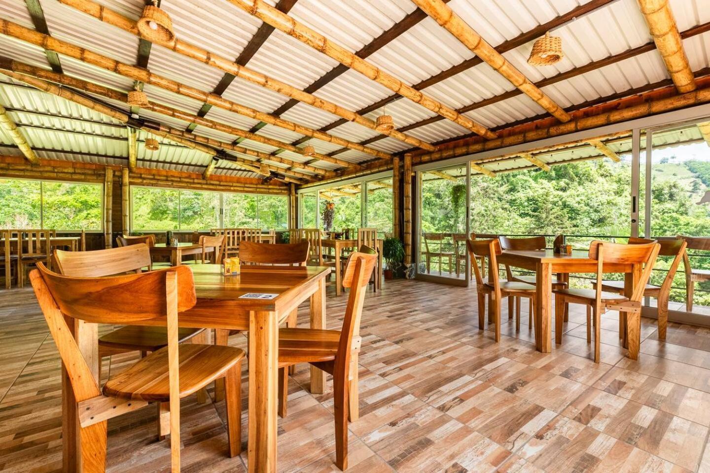 Hotel Rivel - Restaurant & Nature Retreat Турріальба Екстер'єр фото